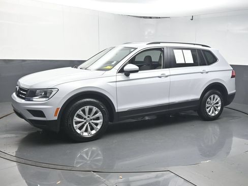 Used 2018 Volkswagen Tiguan SE FWD image 4