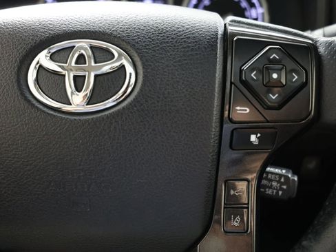 Used 2023 Toyota 4Runner TRD Off-Road Premium w/ Moonroof Package AWD/4WD image 31