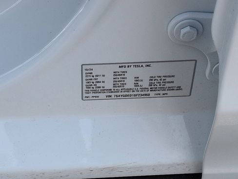 Used 2025 Tesla Model Y Long Range image 29