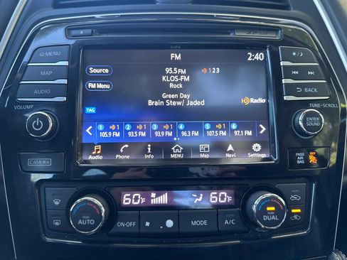 Used 2016 Nissan Maxima Platinum image 38