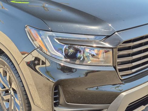 Used 2023 Honda Ridgeline Sport image 10