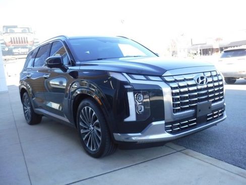 Used 2024 Hyundai Palisade Calligraphy image 6