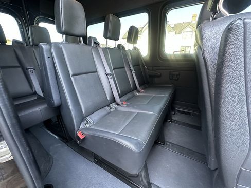 Used 2019 Mercedes-Benz Sprinter 2500 image 26