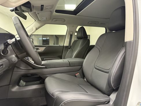 Certified 2026 INFINITI QX80 Luxe w/ Cargo Package RWD image 11