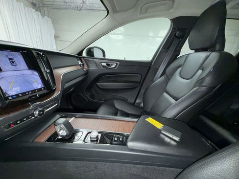 Certified 2024 Volvo XC60 B5 Plus w/ Climate Package image 5