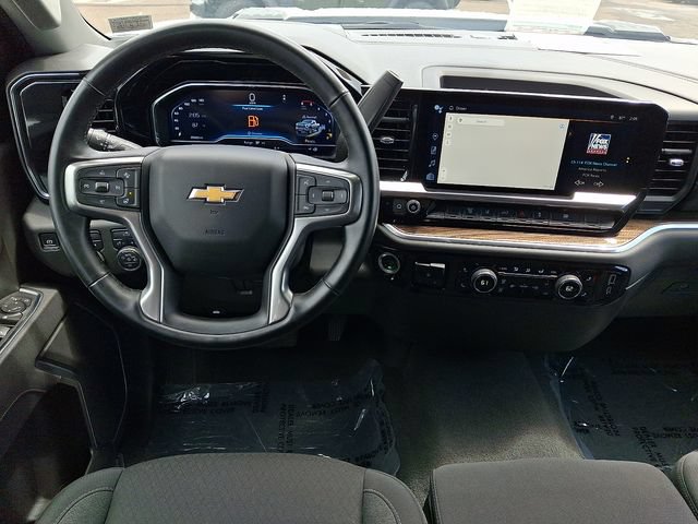 Used 2025 Chevrolet Silverado 2500 LT w/ Convenience Package AWD/4WD image 11