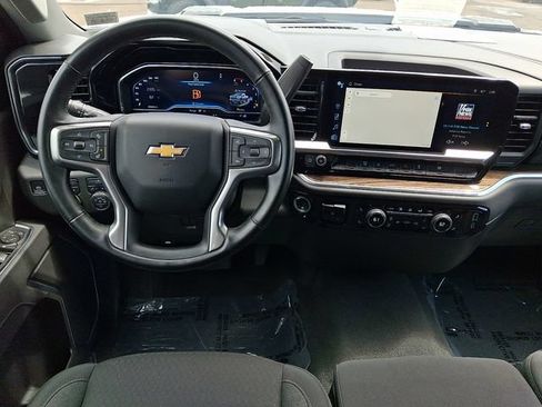 Used 2025 Chevrolet Silverado 2500 LT w/ Convenience Package AWD/4WD image 11