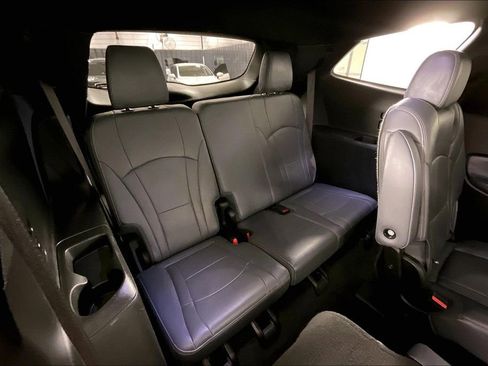 Used 2022 Buick Enclave Premium image 38
