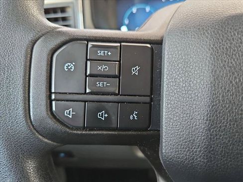 Used 2023 Ford F250 XLT w/ Black Appearance Package AWD/4WD image 28