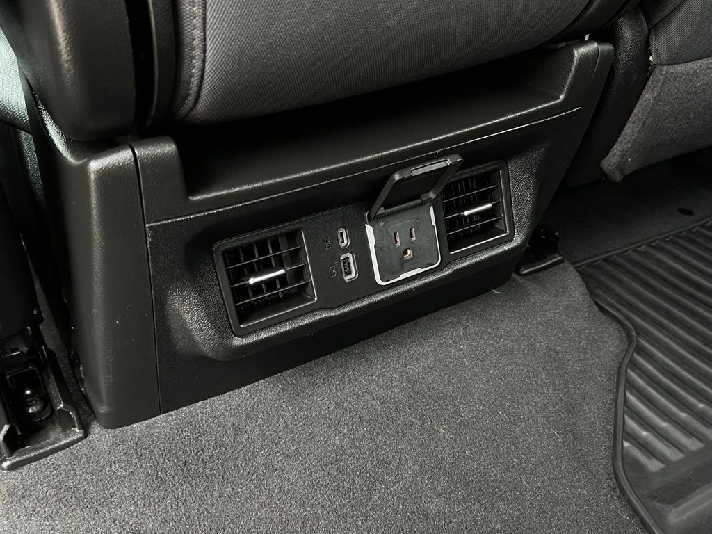 Used 2025 Chevrolet Silverado 1500 LT RWD image 17