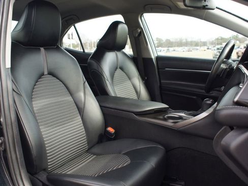 Used 2024 Toyota Camry SE image 20