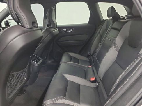 Used 2022 Volvo XC60 B5 R-Design w/ Advanced Package FWD image 12