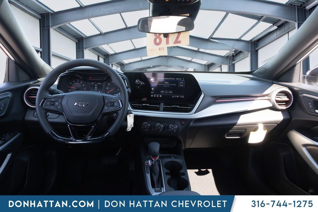 New 2026 Chevrolet Trax RS w/ Sunroof Package FWD image 4