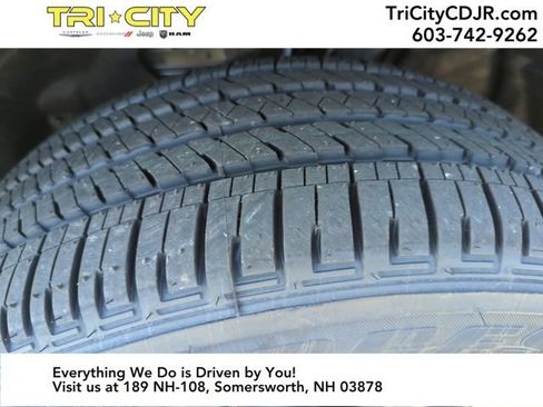 New 2025 Jeep Grand Cherokee Altitude image 27