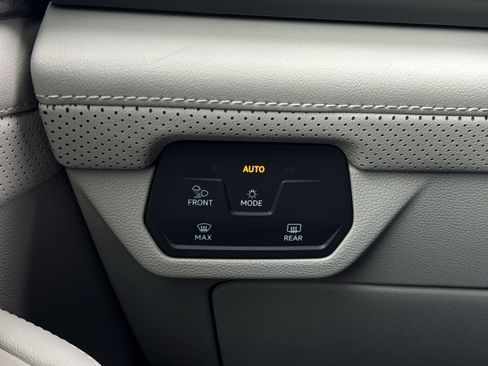 New 2026 Volkswagen Atlas SEL Premium R-Line image 18