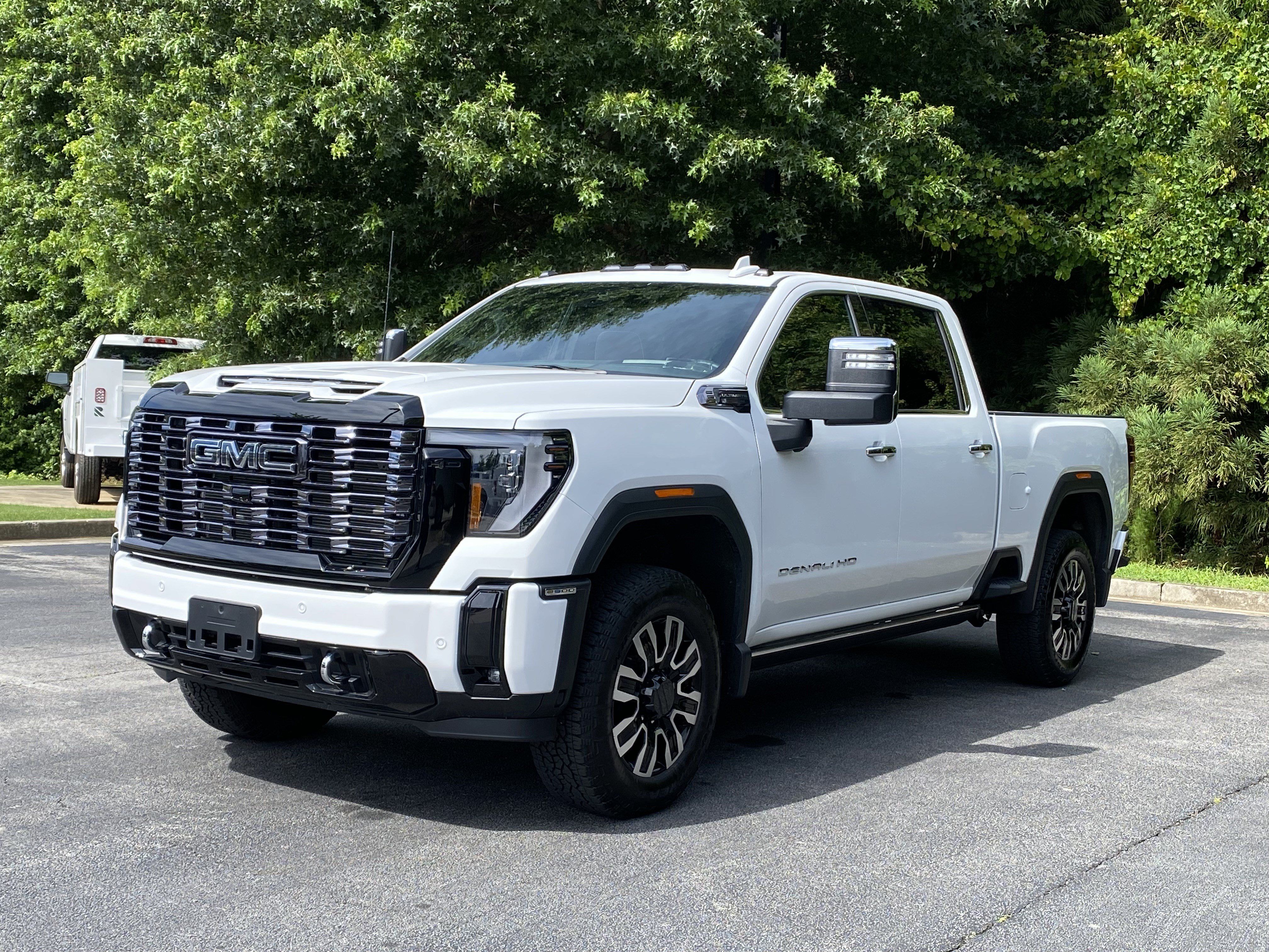 Used 2026 GMC Sierra 2500 Denali Ultimate AWD/4WD image 5