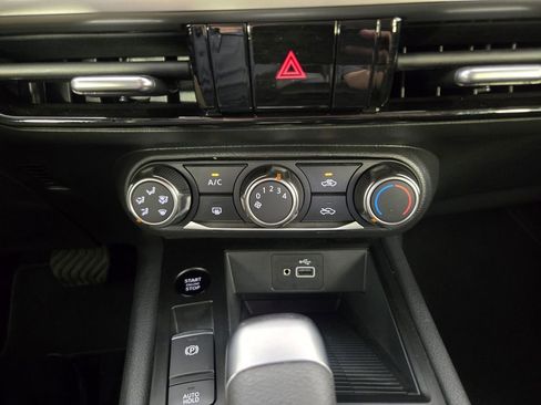 Used 2025 Nissan Kicks S image 19