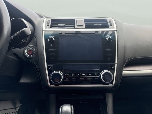 Used 2018 Subaru Outback 3.6R Limited image 18