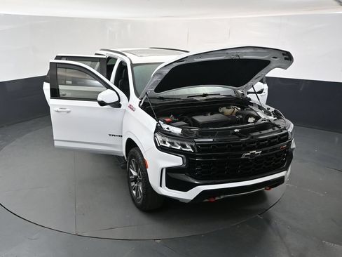 Used 2024 Chevrolet Tahoe Z71 w/ Luxury Package AWD/4WD image 17