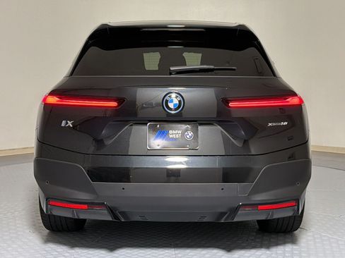 Used 2024 BMW iX xDrive50 AWD/4WD image 4