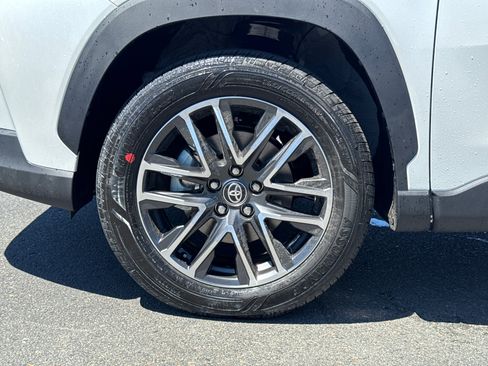 New 2026 Toyota Corolla Cross XLE FWD image 6