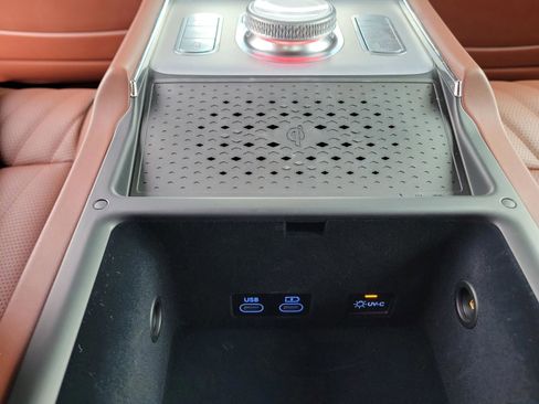 Used 2025 Genesis G90 3.5T AWD/4WD image 20