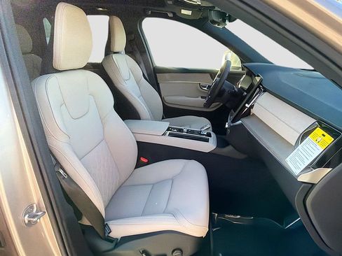 New 2026 Volvo XC90 T8 Plus w/ Protection Package Premier AWD/4WD image 29