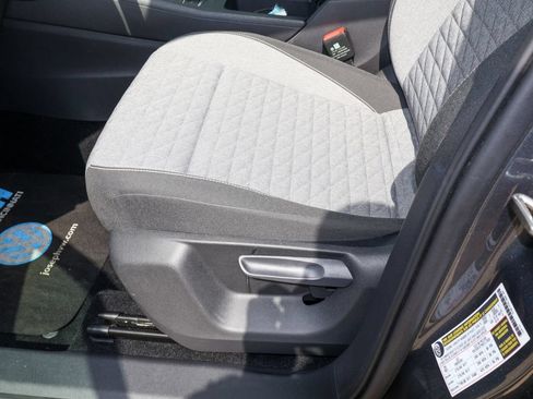 Certified 2025 Volkswagen Tiguan S FWD image 12