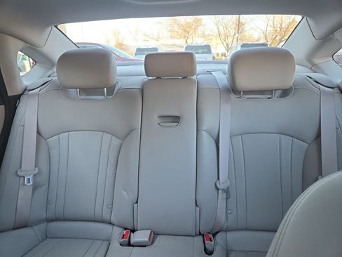 Used 2017 Genesis G80 3.8 w/ Option Group 02 image 18