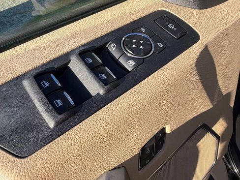 Used 2017 Ford F250 Lariat w/ Lariat Value Package image 16