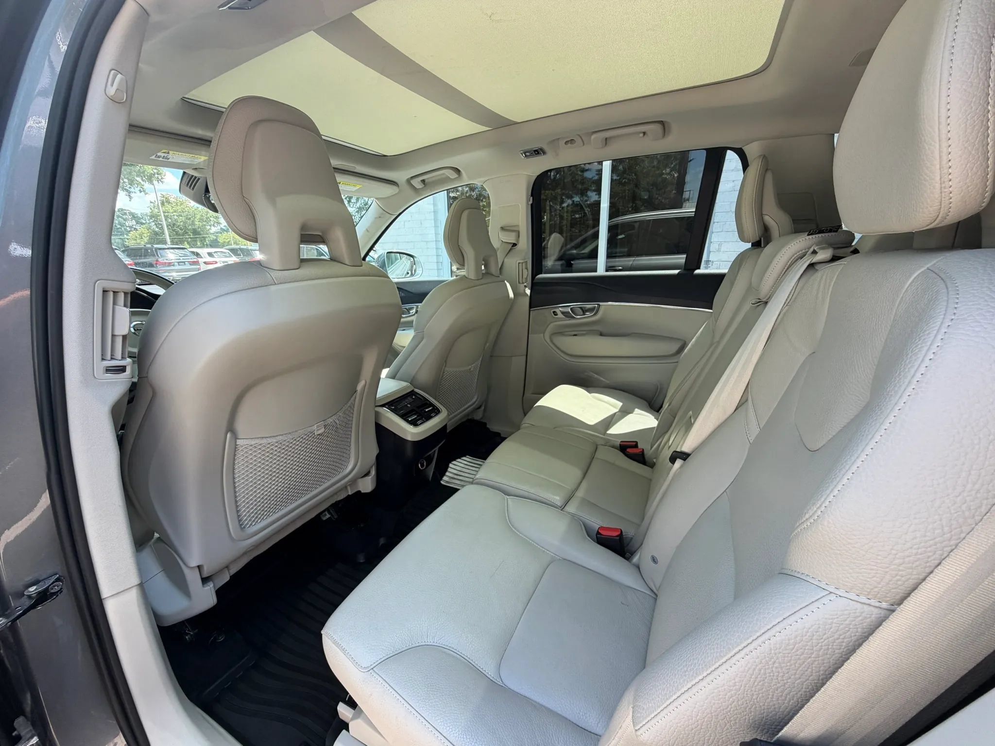 Used 2020 Volvo XC90 T6 Momentum w/ Protection Package Premier AWD/4WD image 20