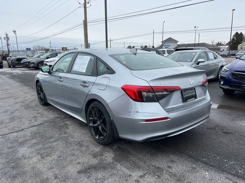 Used 2023 Honda Civic Sport image 3