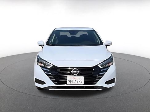 Used 2025 Nissan Versa SV image 4