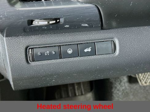 Used 2023 Nissan Pathfinder SL AWD/4WD image 16