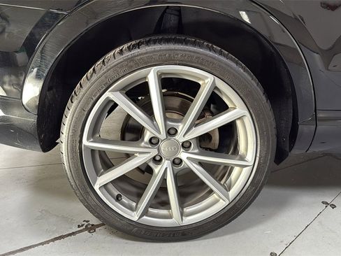 Used 2018 Audi Q3 2.0T Premium Plus w/ S Line Competition Package image 22