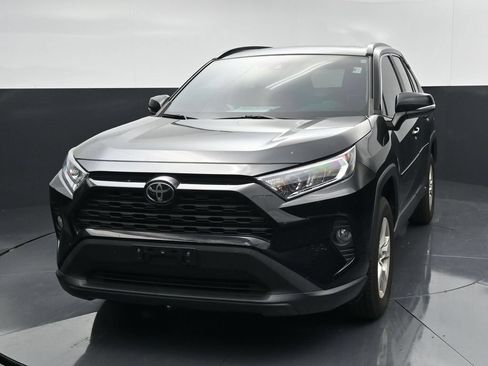 Used 2020 Toyota RAV4 XLE w/ Convenience Package AWD/4WD image 3