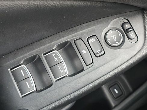 Used 2018 Honda Accord Sport image 13