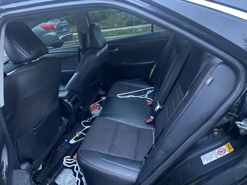 Used 2016 Toyota Camry SE image 10