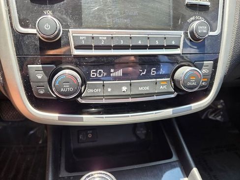 Used 2018 Nissan Altima 2.5 SV FWD image 24