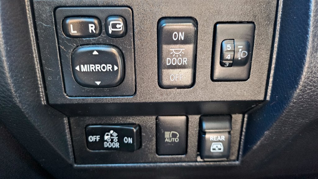 Used 2019 Toyota Tundra Platinum AWD/4WD image 30