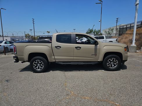 Used 2021 GMC Canyon AT4 w/ Trailering Package AWD/4WD image 3