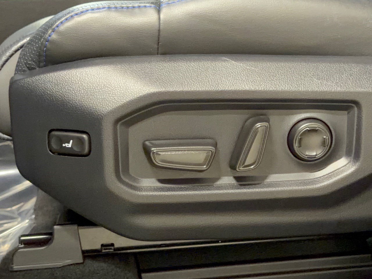 Used 2025 Toyota Sequoia Platinum AWD/4WD image 16
