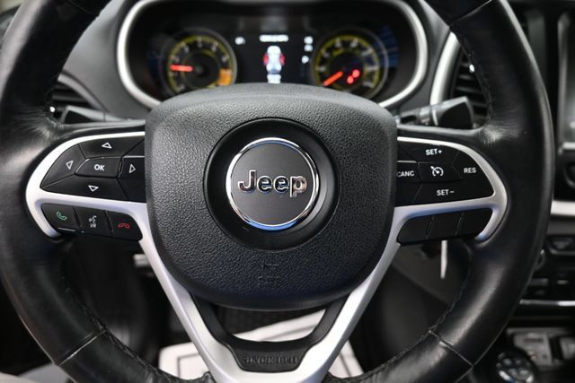 Used 2016 Jeep Cherokee Trailhawk w/ Leather Interior Group AWD/4WD image 14