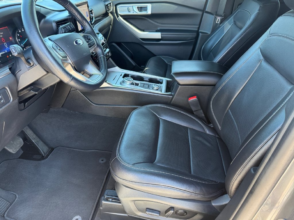 Used 2022 Ford Explorer Limited AWD/4WD image 10