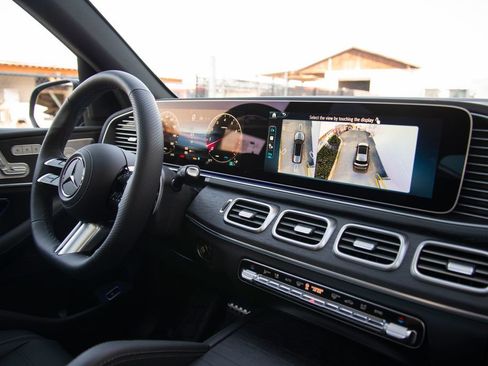 New 2026 Mercedes-Benz GLS 450 4MATIC image 21