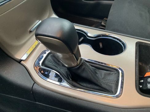 Used 2017 Jeep Grand Cherokee Laredo w/ Quick Order Package 23E image 28