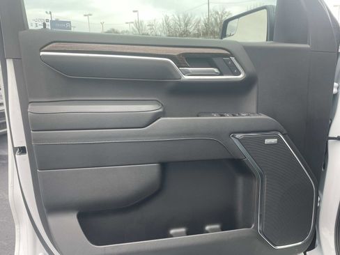 Used 2025 GMC Sierra 1500 Elevation w/ Preferred Package image 15