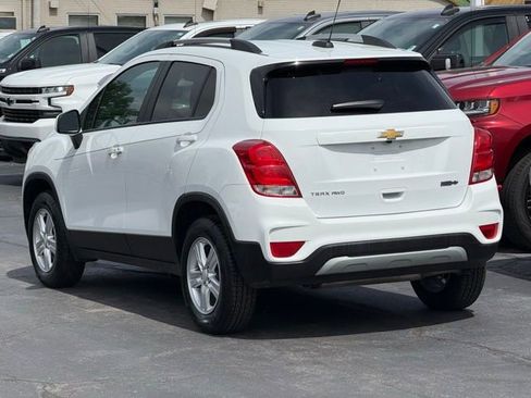 Used 2022 Chevrolet Trax LT w/ LT Convenience Package AWD/4WD image 5