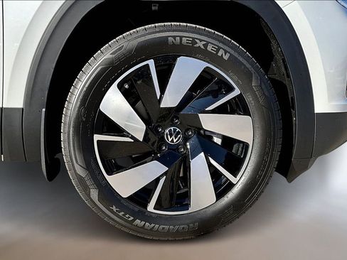 New 2026 Volkswagen Atlas Cross Sport SEL AWD/4WD image 13