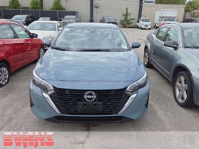 Used 2025 Nissan Sentra SV FWD image 2